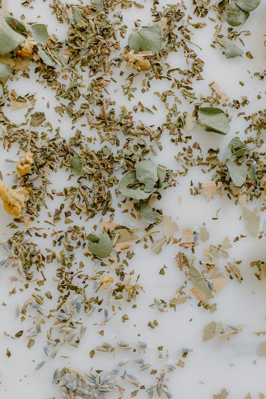 Soothing Herbs for Occasional Bloating and Digestive Discomfort